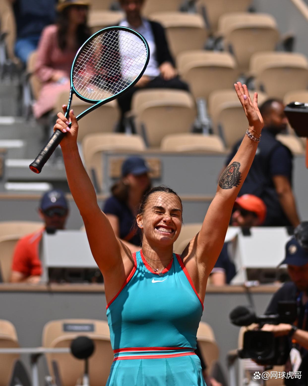 际舞台上绽 际舞台上绽